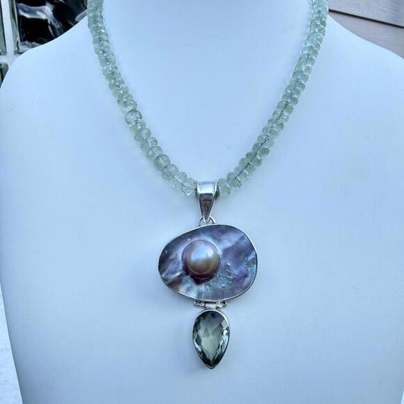 Vintage Green Amethyst & Mabé Pearl Pendant Necklace. Sterling Silver Setting. - Picture 3 of 8
